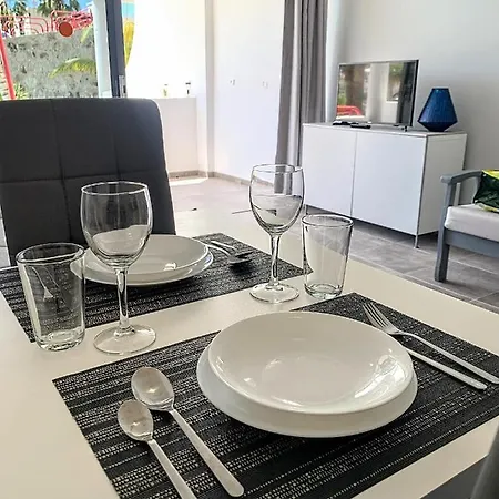 Pool Cardenal Apartman